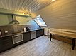 Dieses gemütliche Apartment auf Hitra, Norwegen, verfügt über eine moderne Küche mit Dachfenster. Perfekt für Angelurlauber, die Komfort und Selbstversorgeroptionen suchen. Entdecke unvergessliche Angelabenteuer in traumhafter Umgebung.